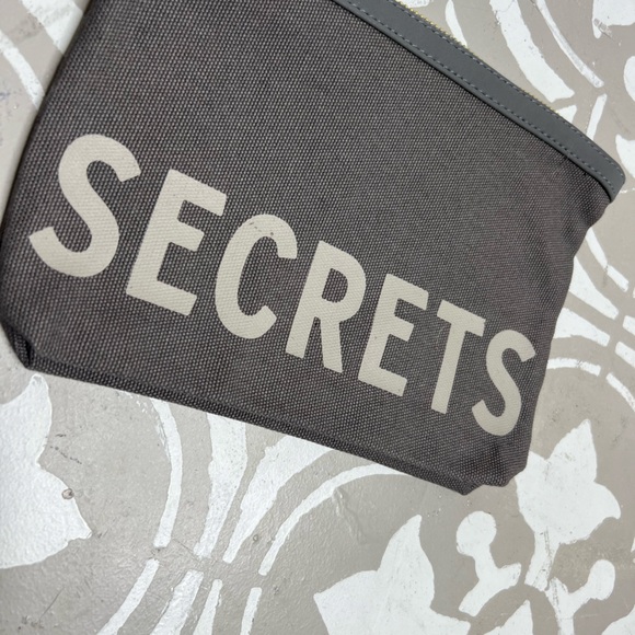 NWT “Secrets” Canvas Pouch - Picture 4 of 5